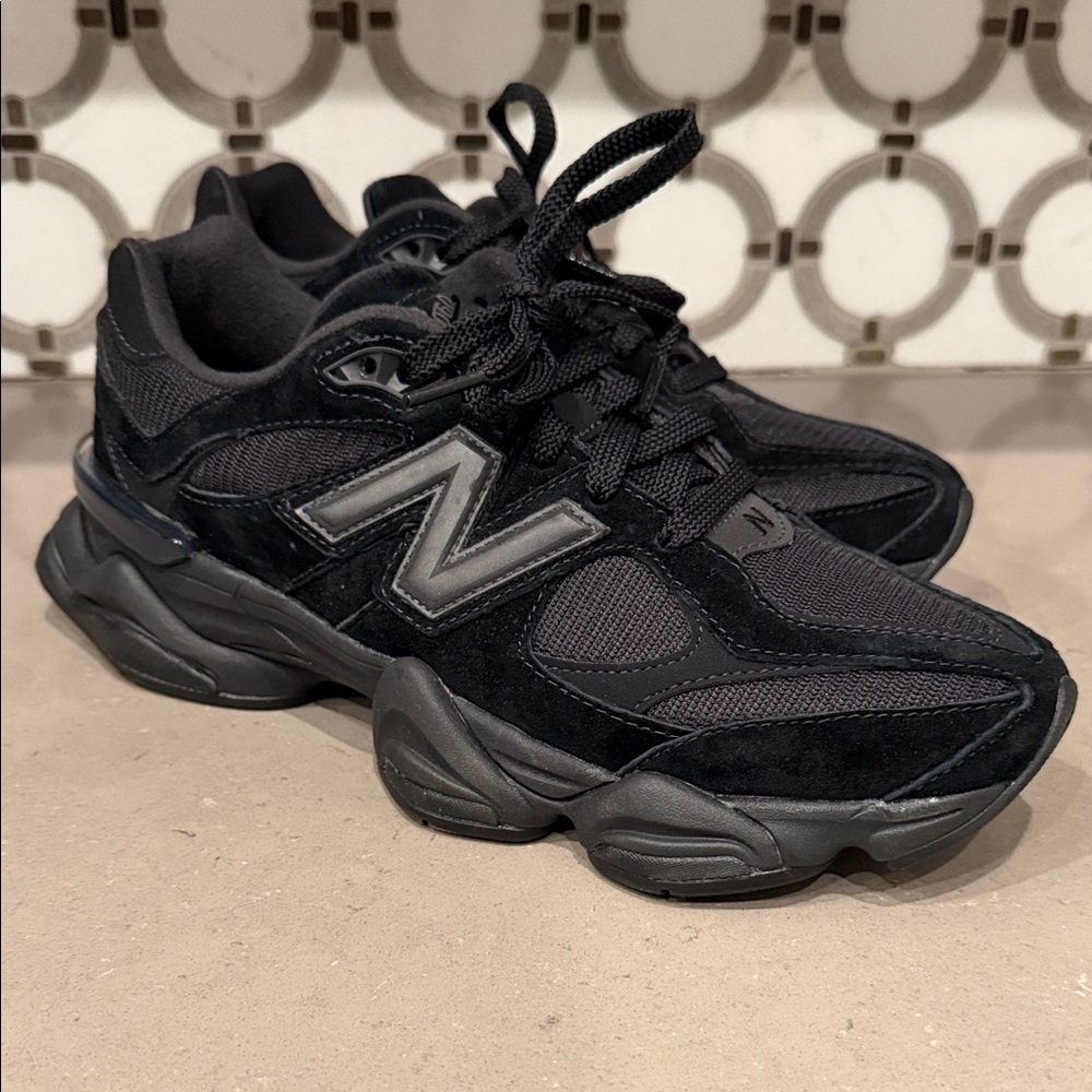 New Balance 9060 Triple Black